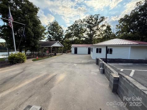 111 Club House Drive New London NC 28127
