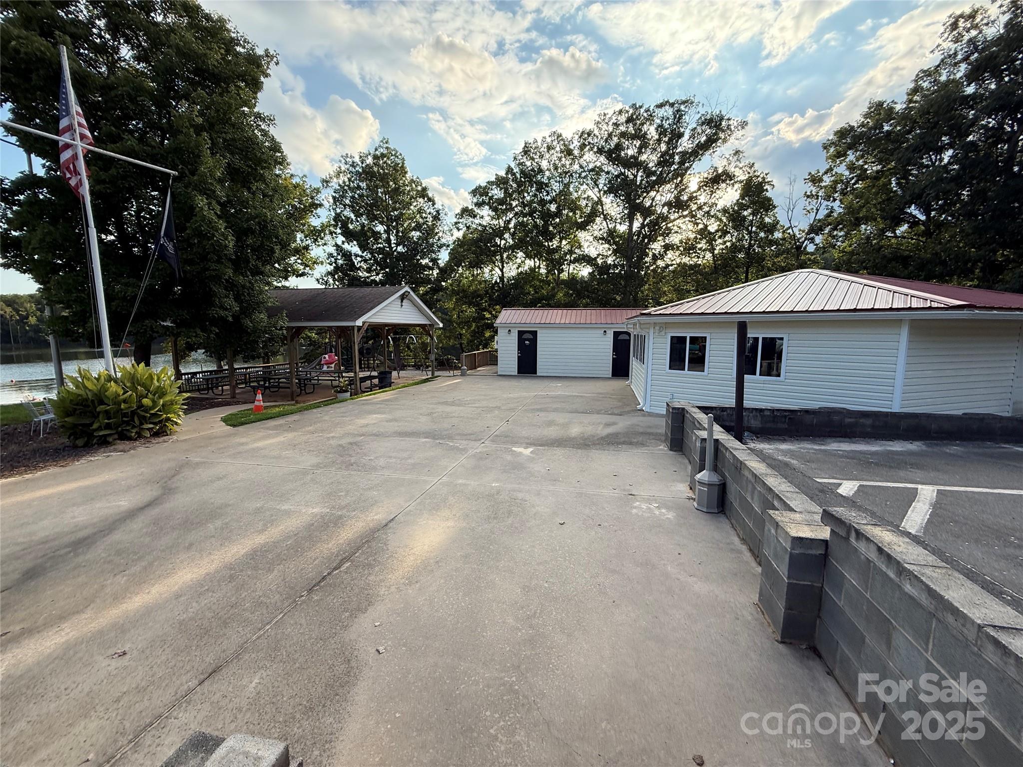 111 Club House Drive New London NC 28127