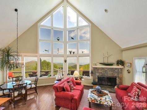 107 Fawns Rest Black Mountain NC 28711