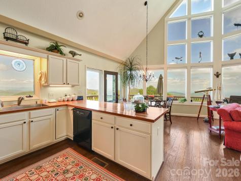 107 Fawns Rest Black Mountain NC 28711