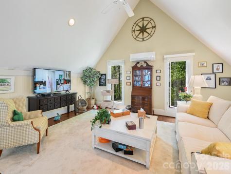 107 Fawns Rest Black Mountain NC 28711