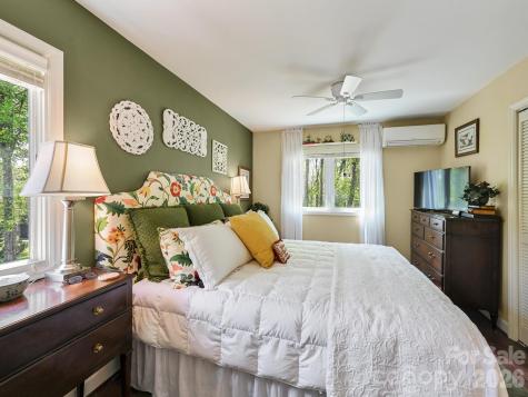 107 Fawns Rest Black Mountain NC 28711