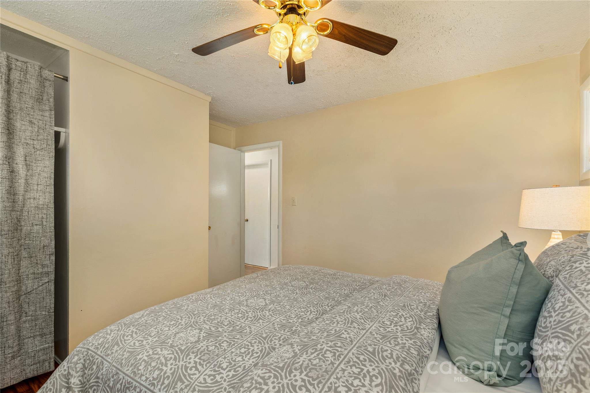 68 Vandalia Avenue Asheville NC 28806