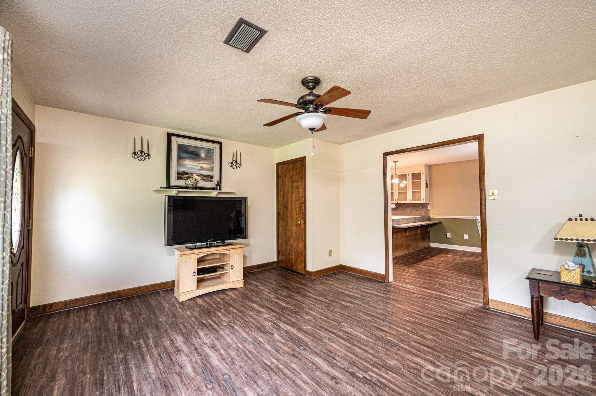 1250 21st Avenue NE Hickory NC 28601