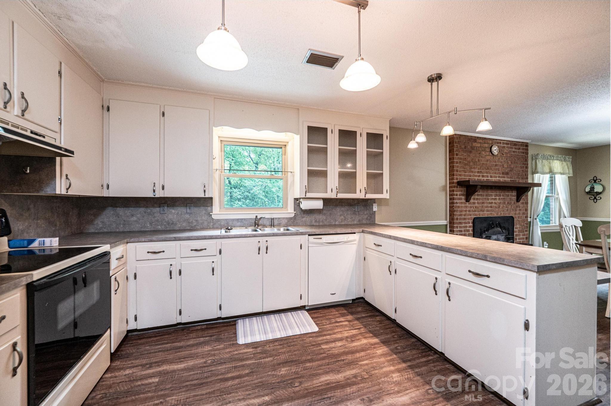 1250 21st Avenue NE Hickory NC 28601