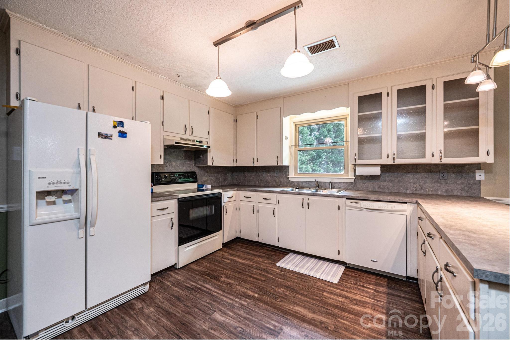 1250 21st Avenue NE Hickory NC 28601