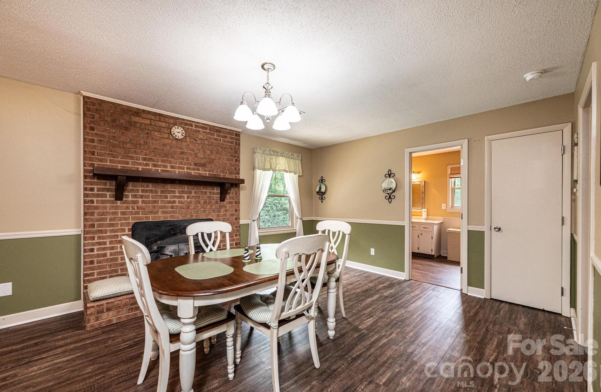1250 21st Avenue NE Hickory NC 28601