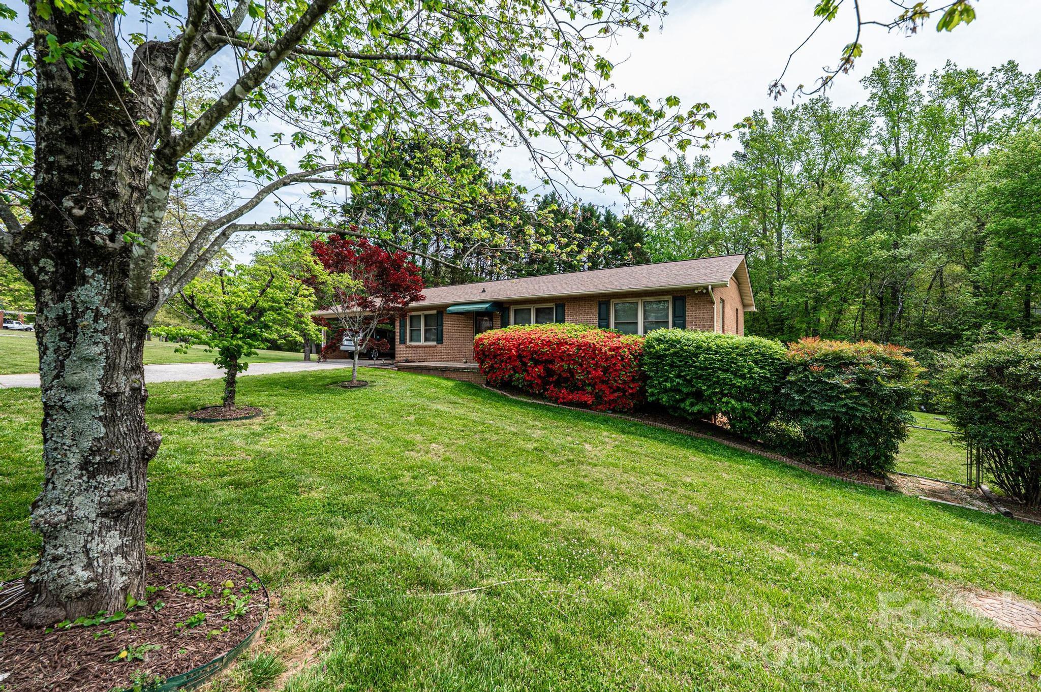 1250 21st Avenue NE Hickory NC 28601