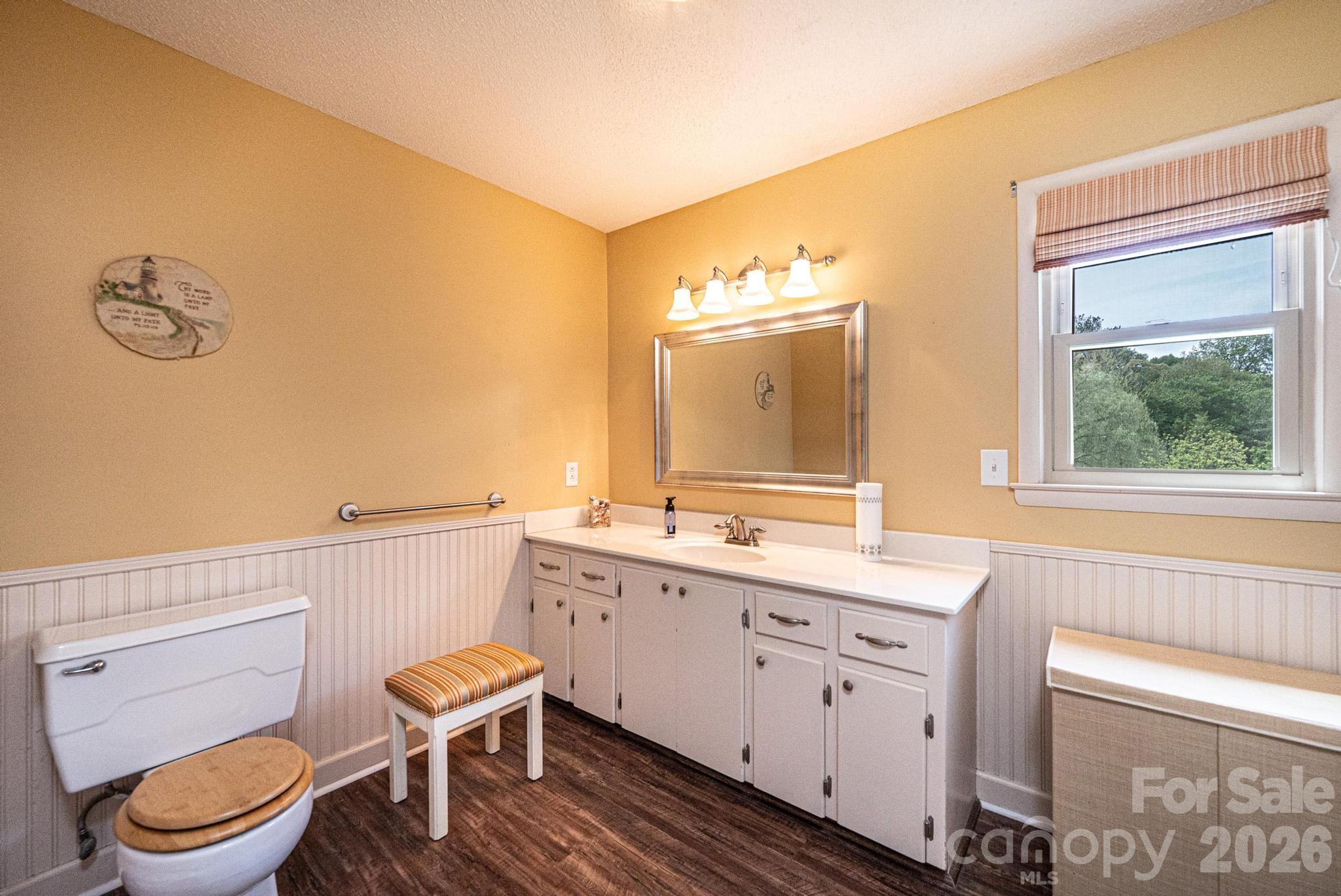 1250 21st Avenue NE Hickory NC 28601