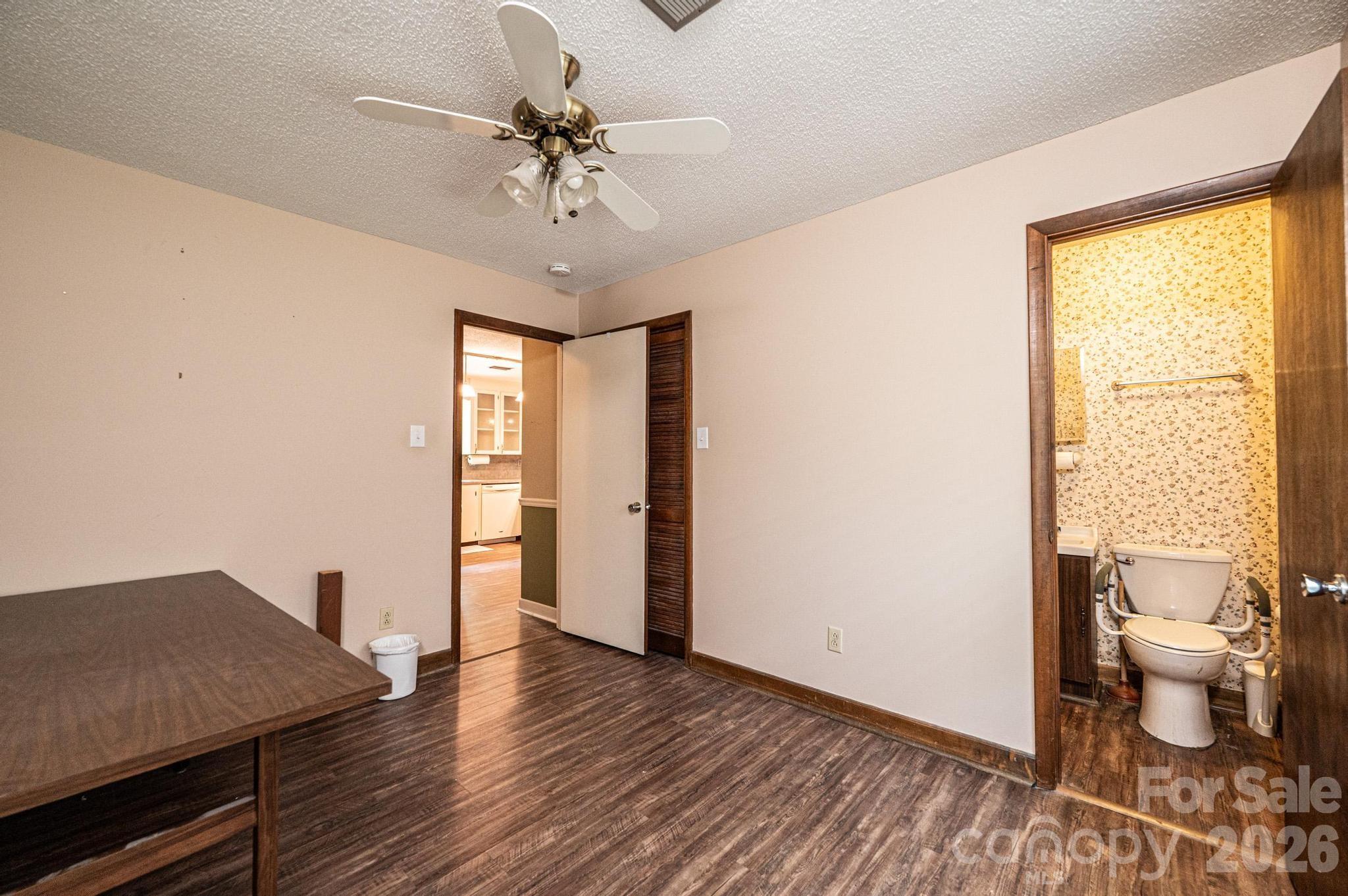 1250 21st Avenue NE Hickory NC 28601