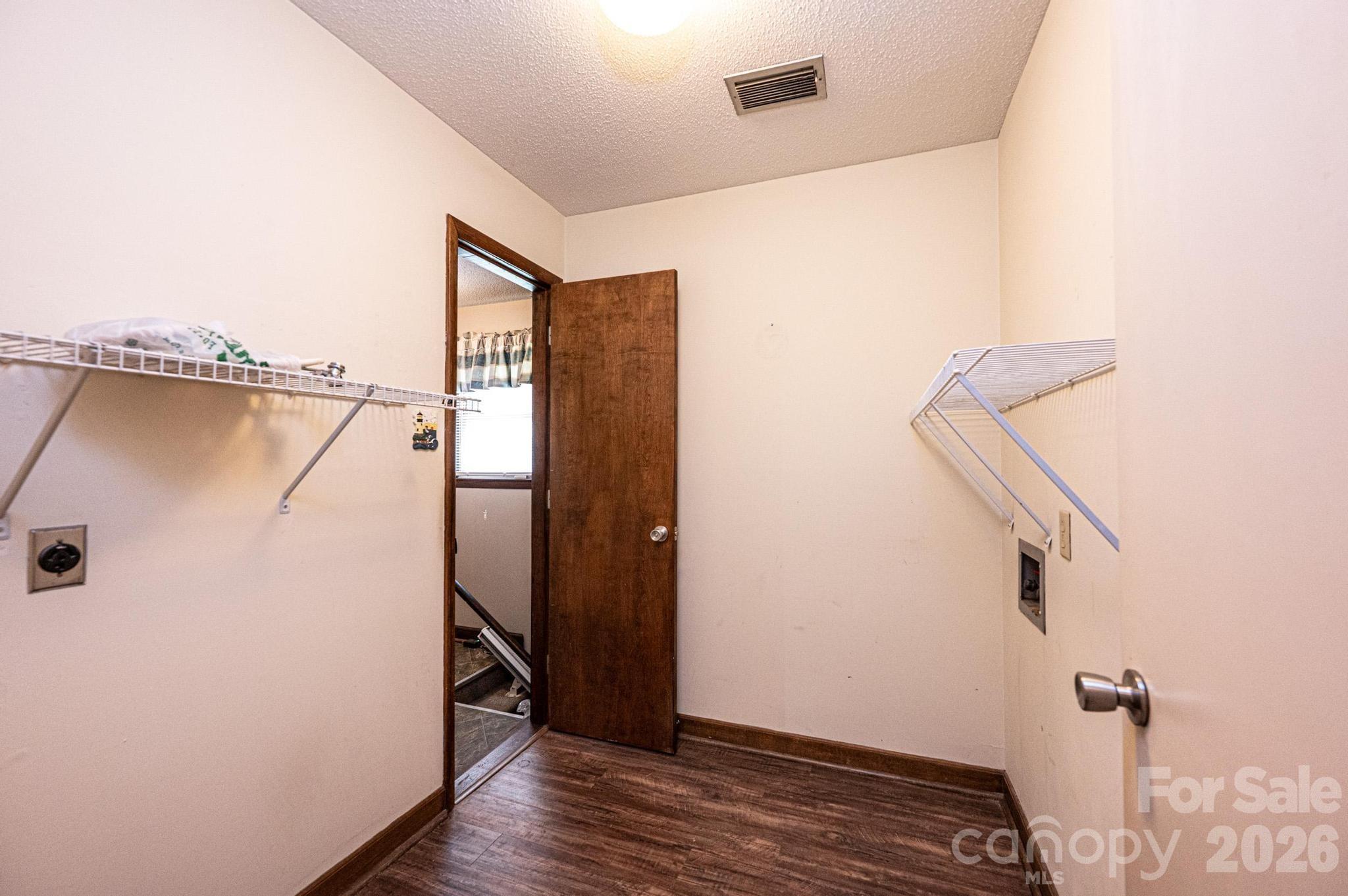 1250 21st Avenue NE Hickory NC 28601