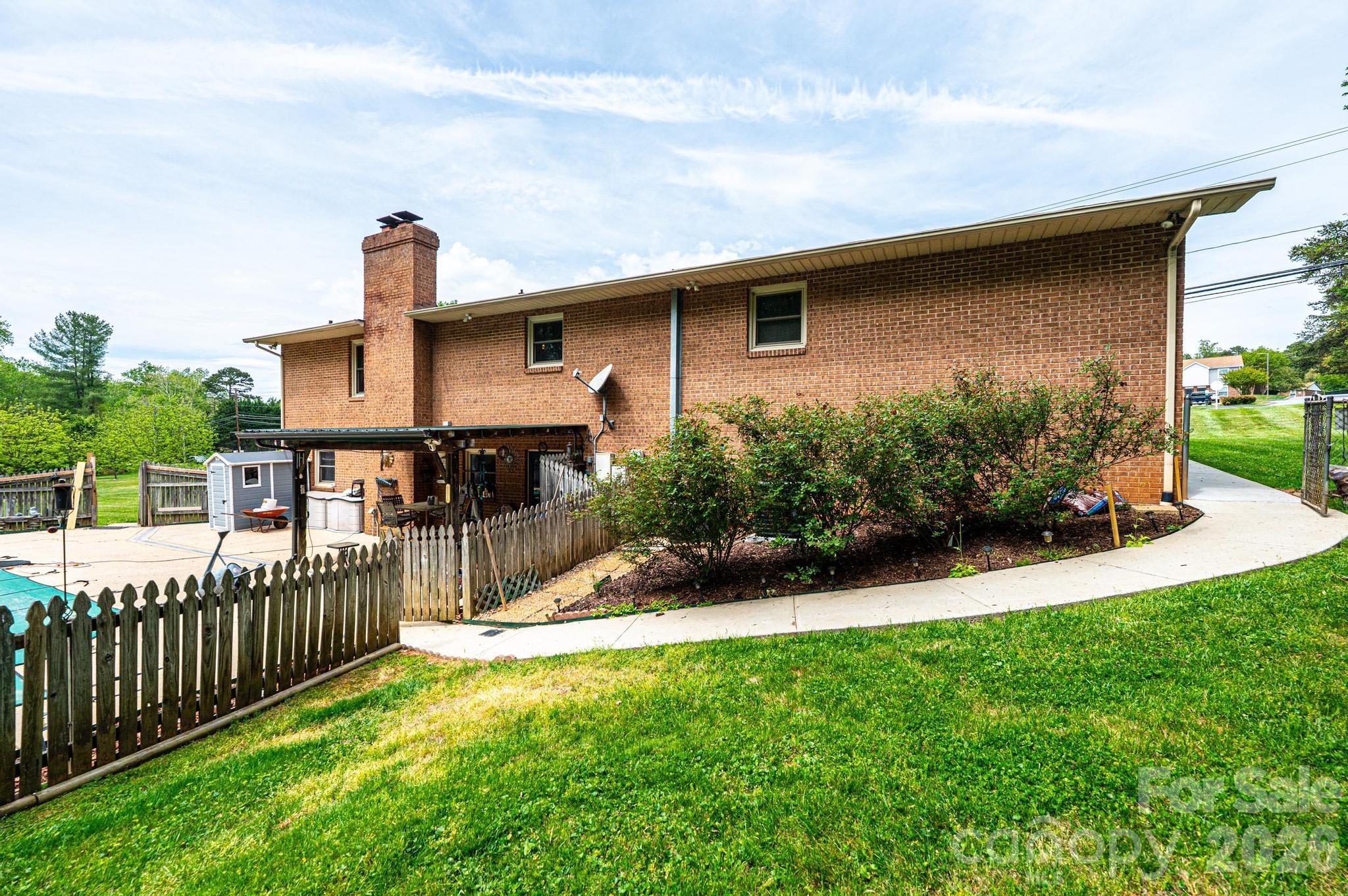 1250 21st Avenue NE Hickory NC 28601