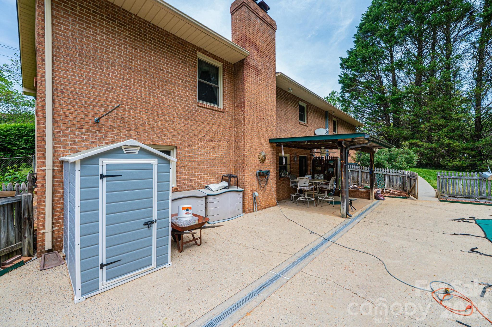 1250 21st Avenue NE Hickory NC 28601