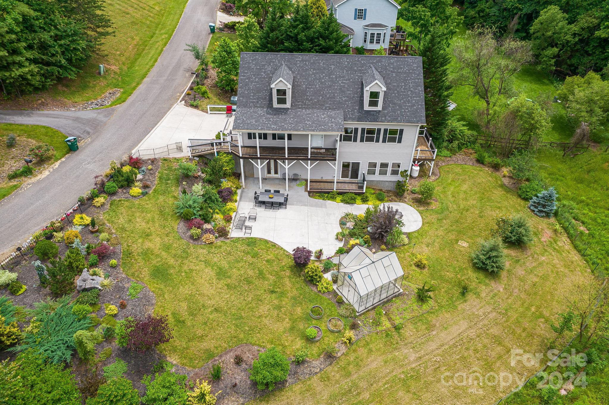 6 Hampton Lane Weaverville NC 28787