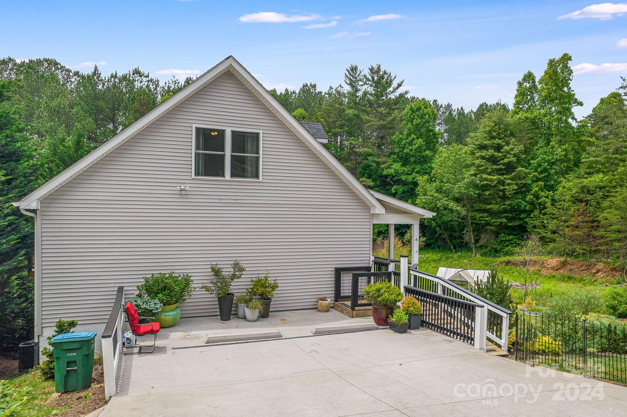 6 Hampton Lane Weaverville NC 28787