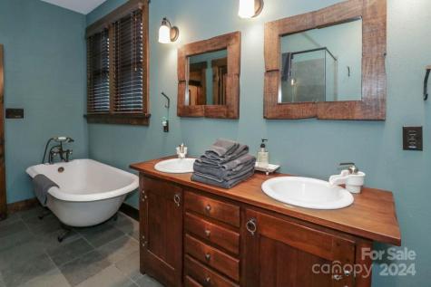 23 Chaucer Road Black Mountain NC 28711