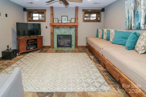 23 Chaucer Road Black Mountain NC 28711