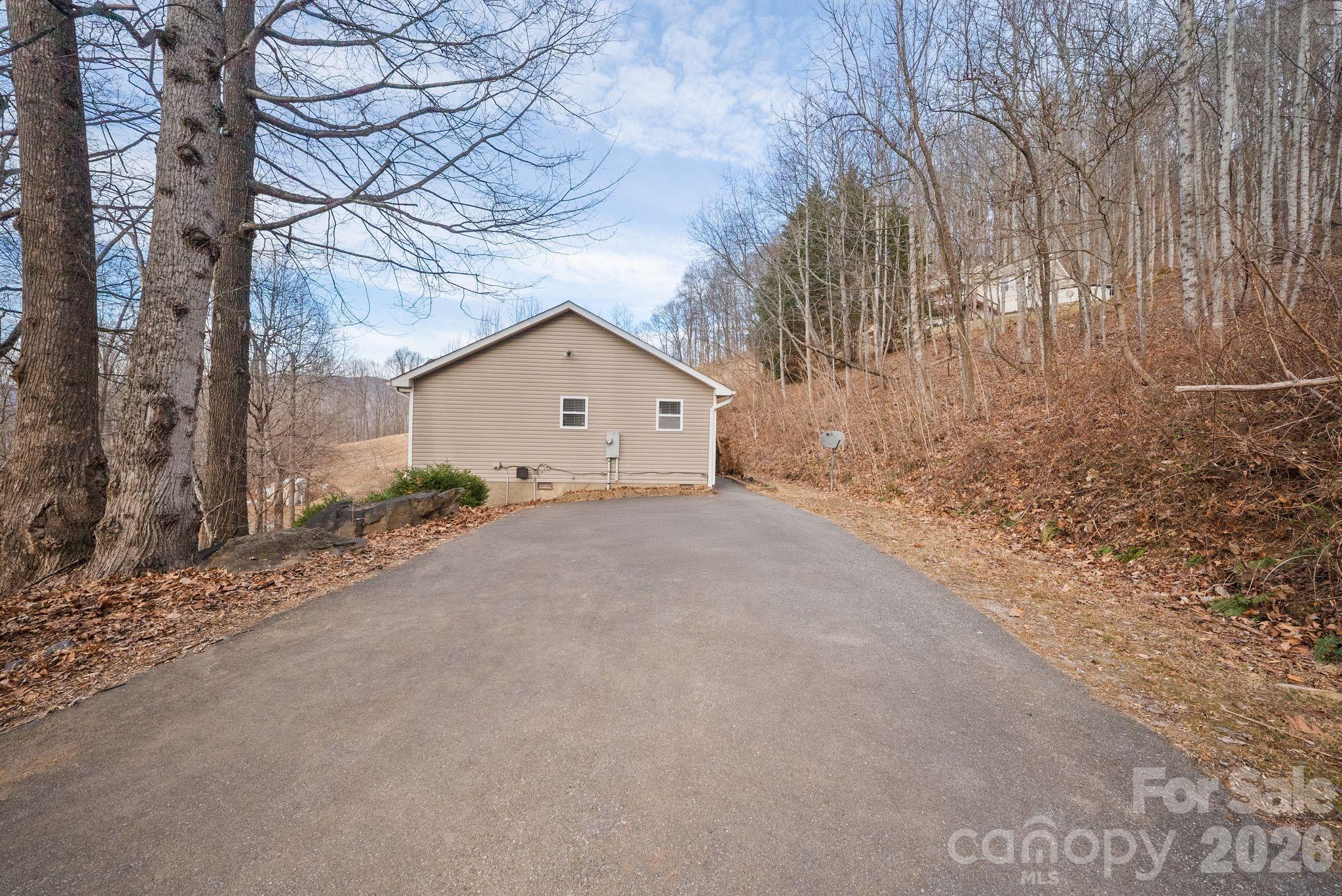 76 Hershel Lane Swannanoa NC 28778