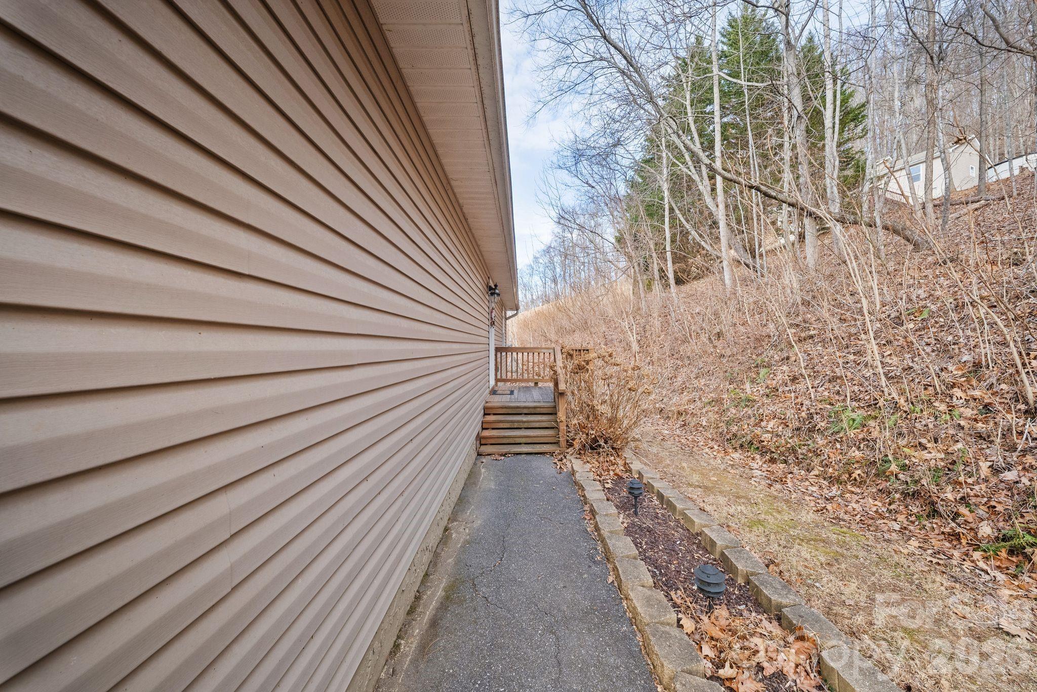 76 Hershel Lane Swannanoa NC 28778