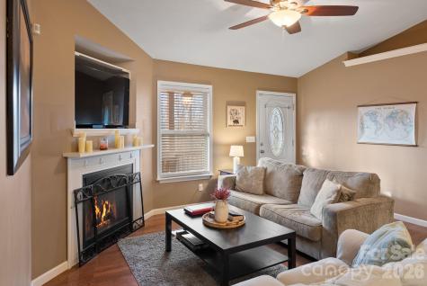 76 Hershel Lane Swannanoa NC 28778