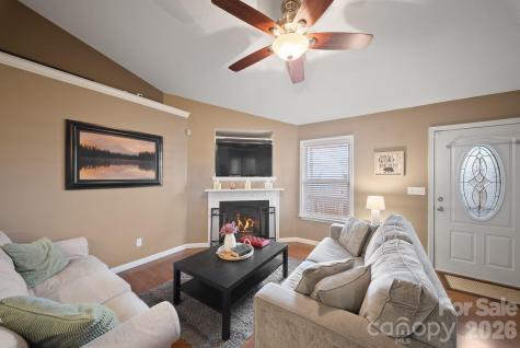 76 Hershel Lane Swannanoa NC 28778
