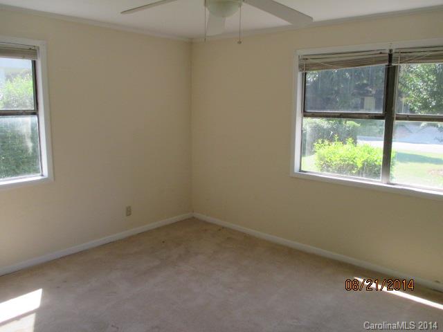 2738 Englehardt Street Charlotte NC 28216