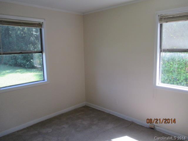 2738 Englehardt Street Charlotte NC 28216