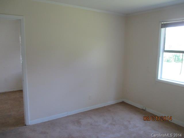 2738 Englehardt Street Charlotte NC 28216