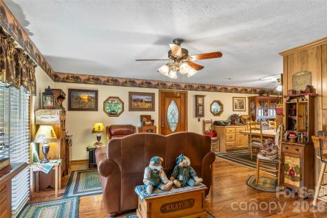 5809 Old Nc 18 Connelly Springs NC 28612