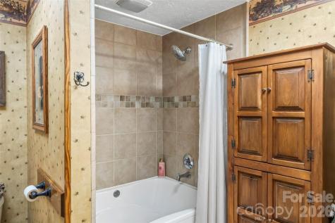 5809 Old Nc 18 Connelly Springs NC 28612