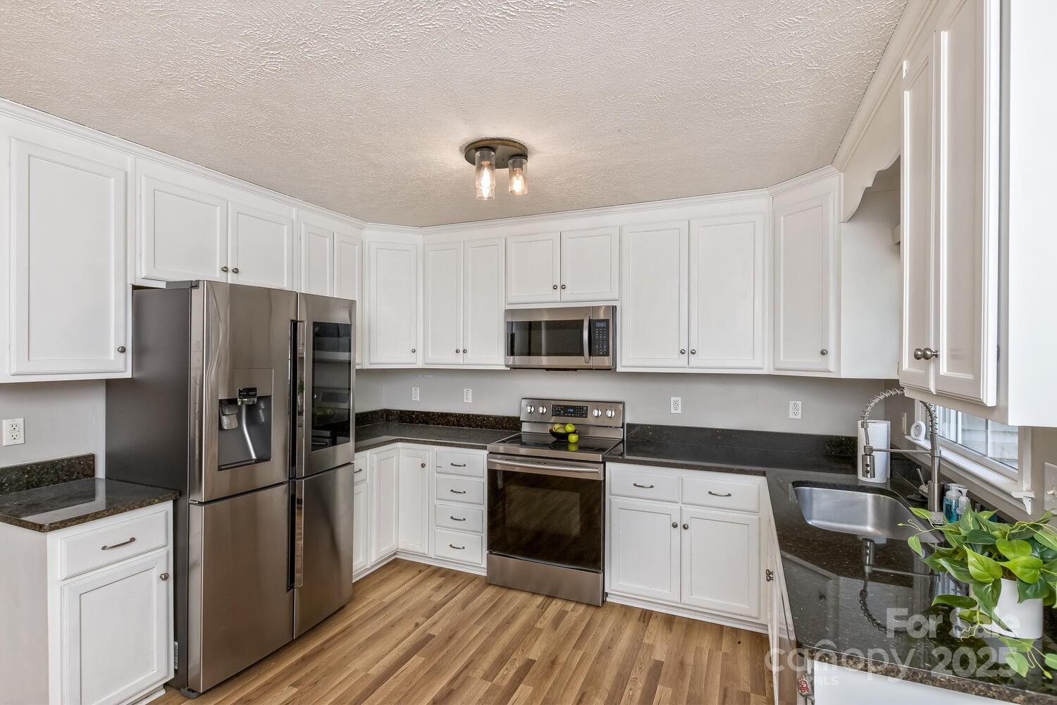 689 New Haw Creek Road Asheville NC 28805