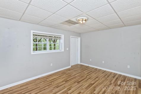689 New Haw Creek Road Asheville NC 28805