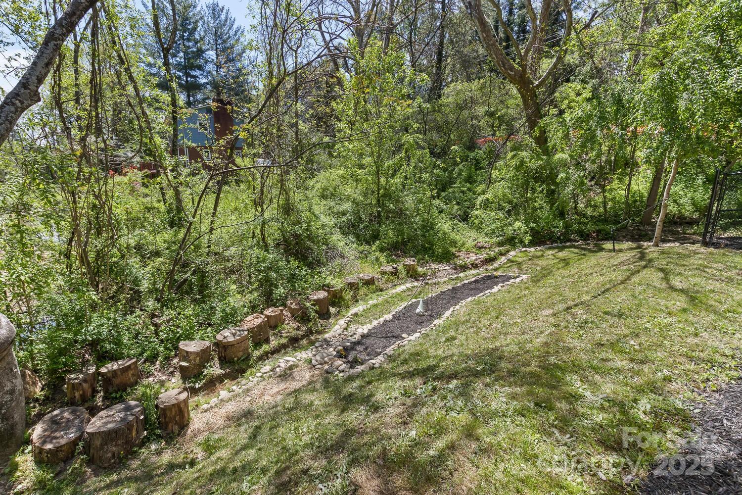 689 New Haw Creek Road Asheville NC 28805