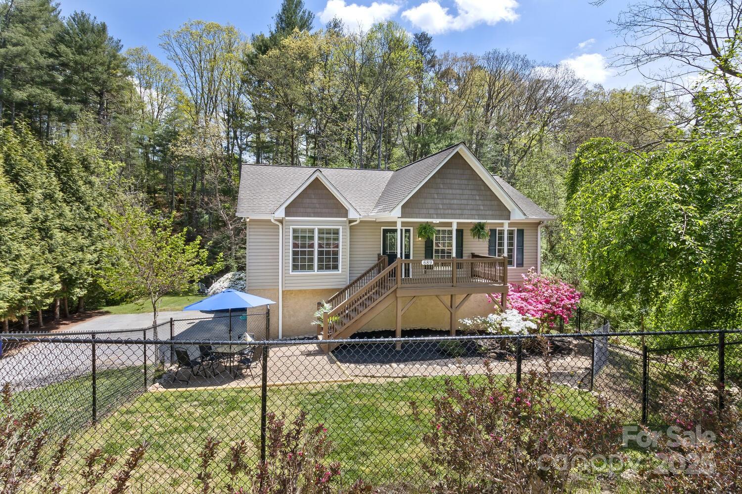 689 New Haw Creek Road Asheville NC 28805