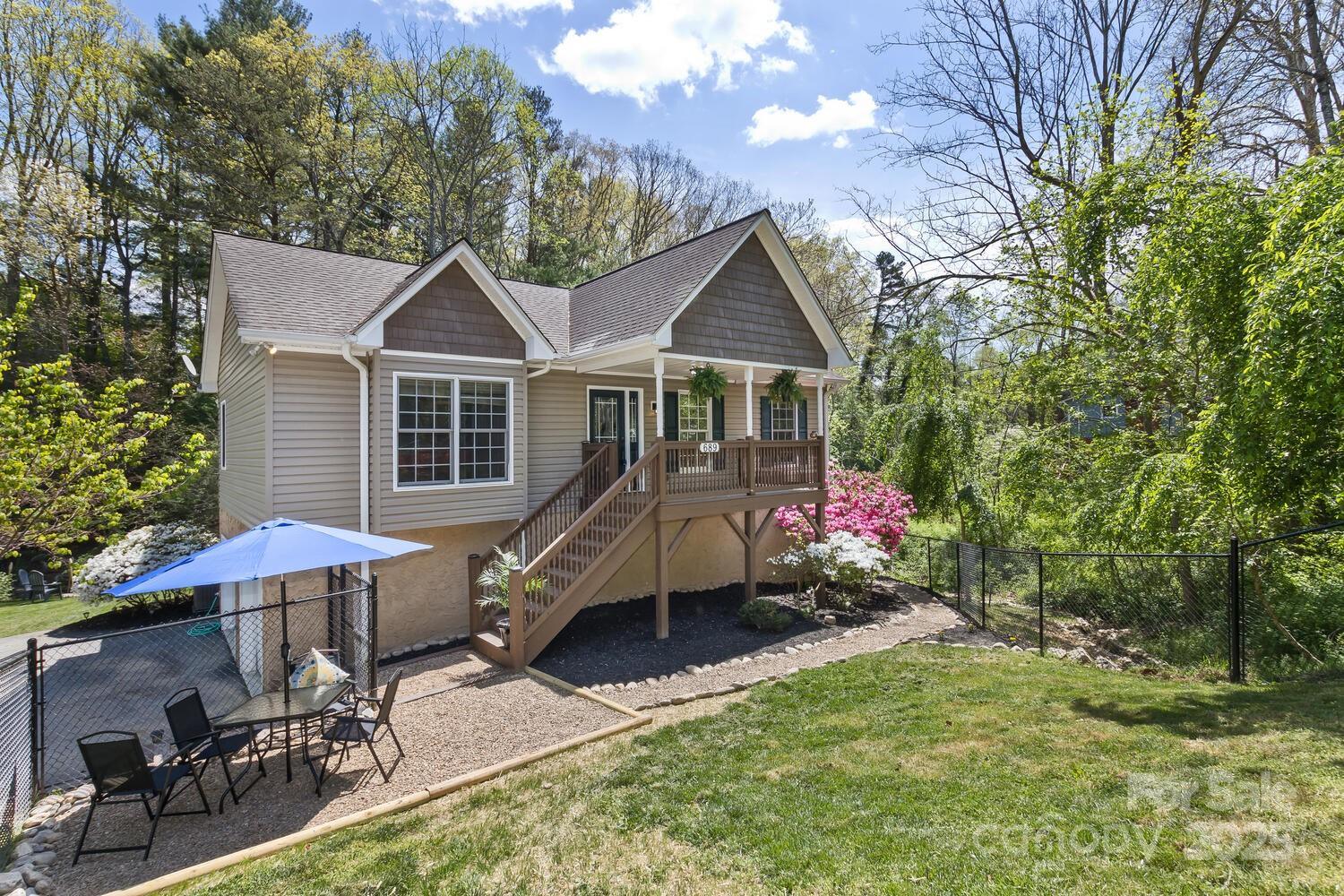 689 New Haw Creek Road Asheville NC 28805
