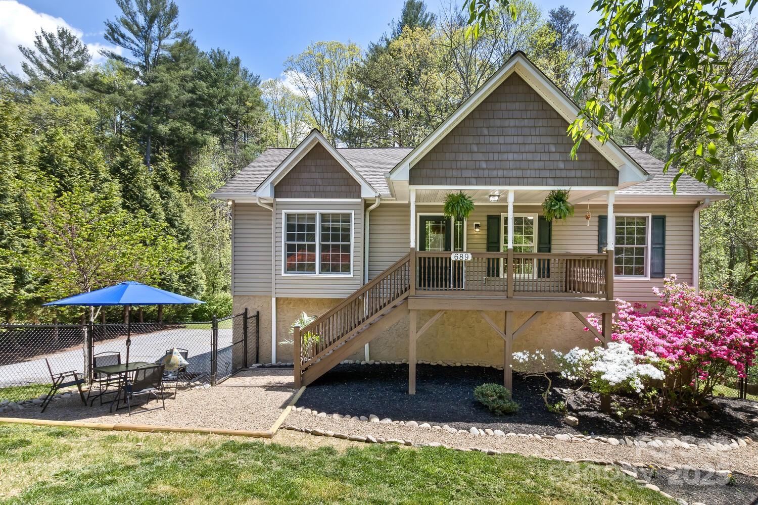689 New Haw Creek Road Asheville NC 28805