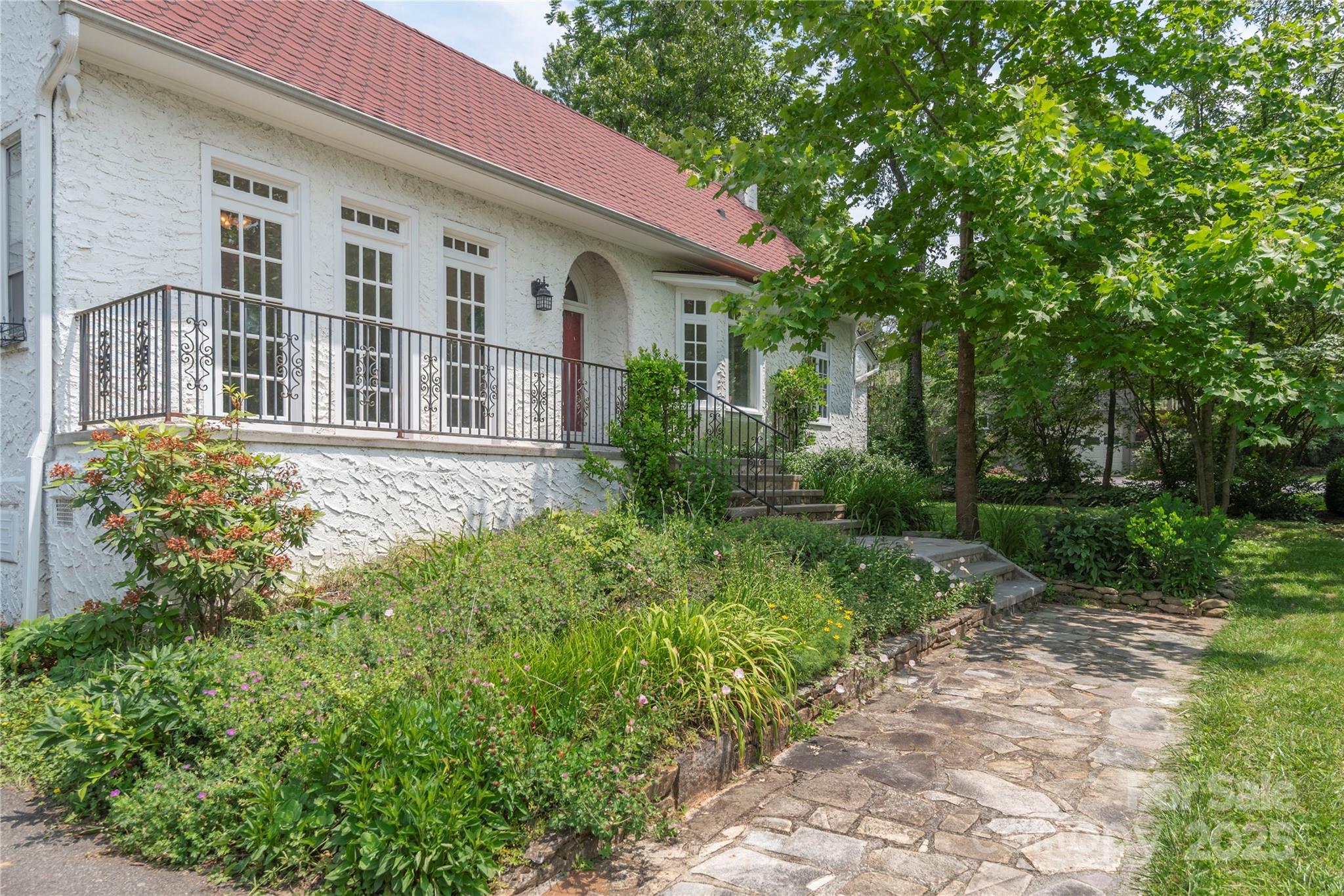 118 Glen Falls Road Asheville NC 28804