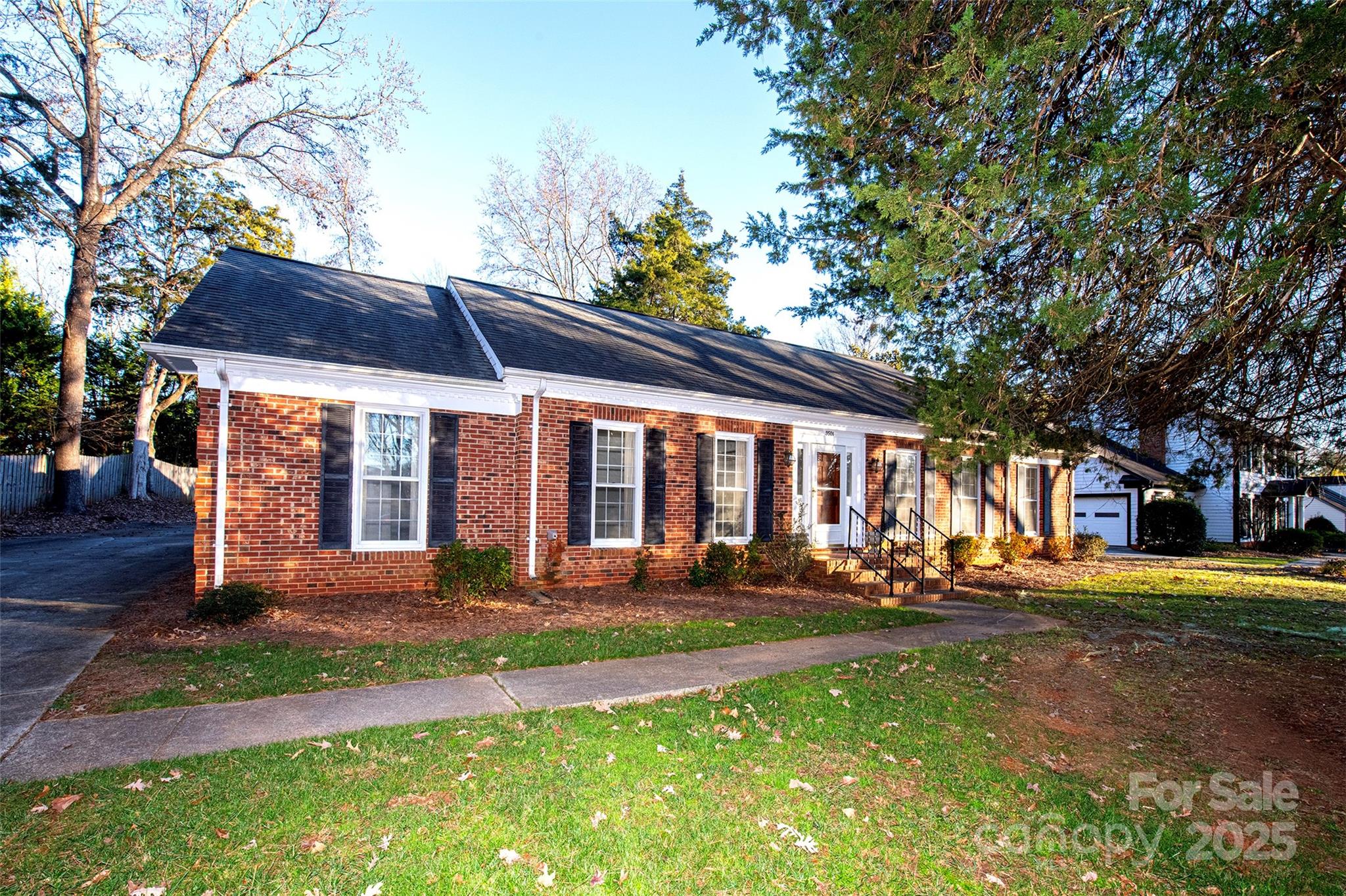 9501 Whitethorn Drive Charlotte NC 28277