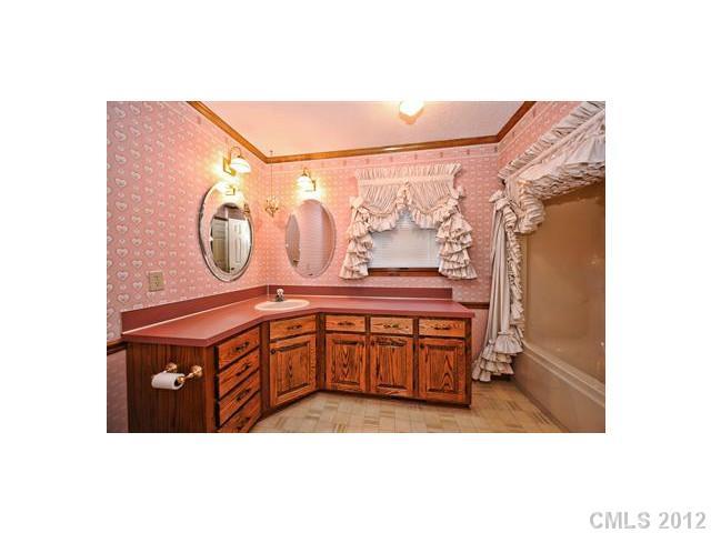 6410 Riverine Drive Charlotte NC 28216