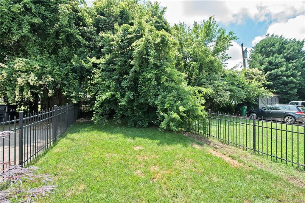 813 Woodruff Place Charlotte NC 28208