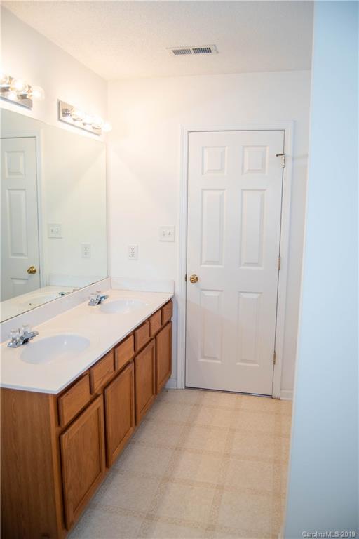 10500 Pickerel Lane Charlotte NC 28213