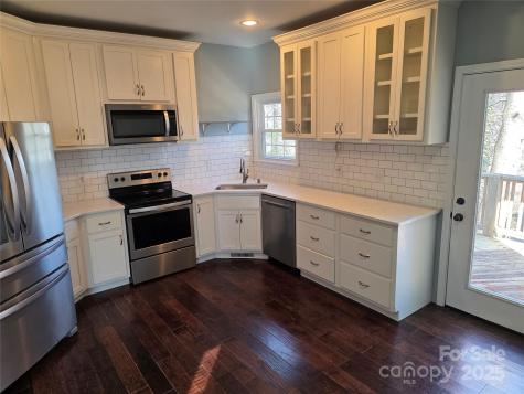 12 White Squirrel Lane Hendersonville NC 28739