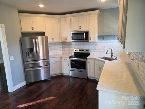 12 White Squirrel Lane Hendersonville NC 28739