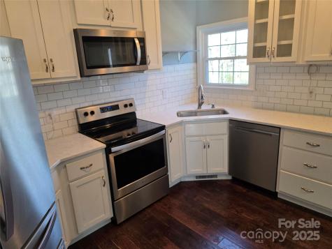 12 White Squirrel Lane Hendersonville NC 28739