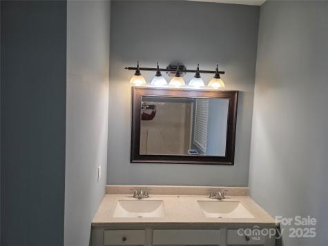 12 White Squirrel Lane Hendersonville NC 28739