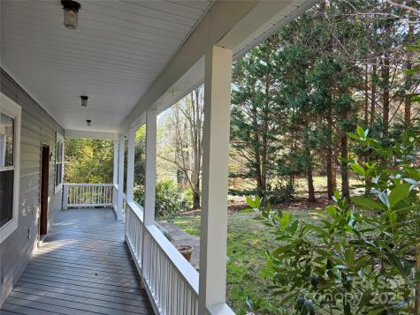 12 White Squirrel Lane Hendersonville NC 28739