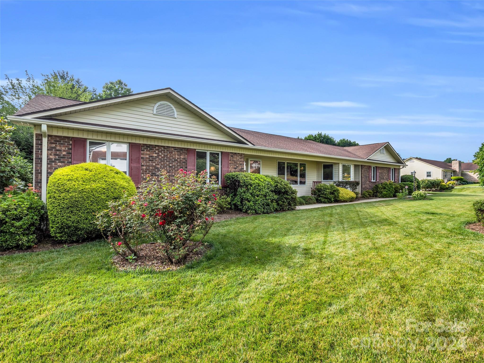 26 St Andrews Drive Etowah NC 28729
