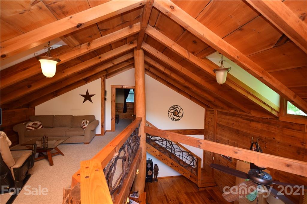 32 A & W Lane Green Mountain NC 28740