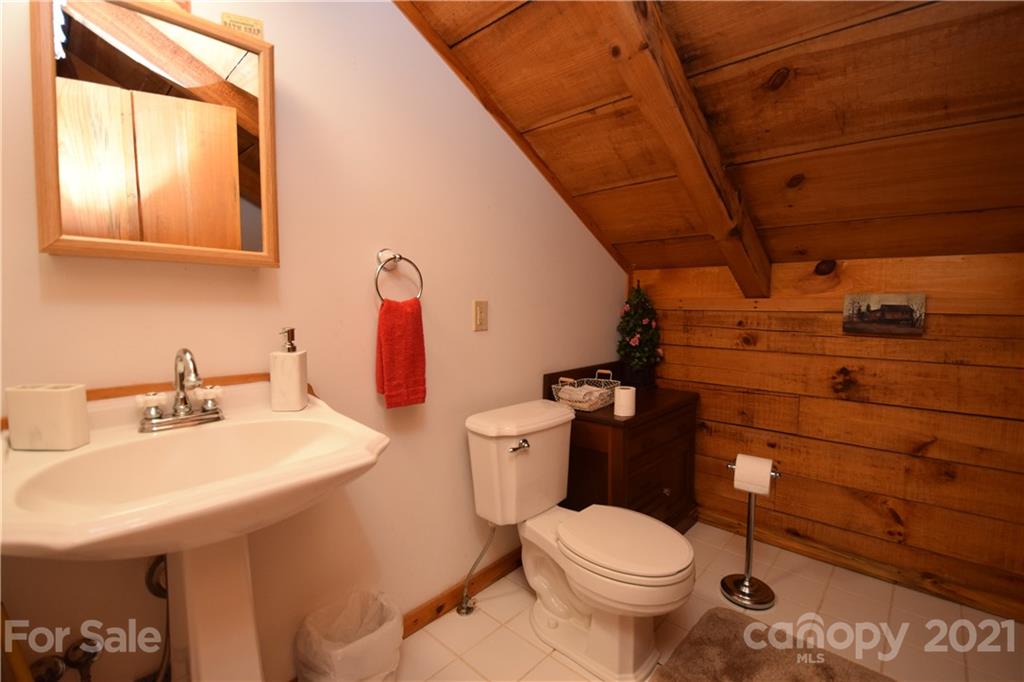 32 A & W Lane Green Mountain NC 28740