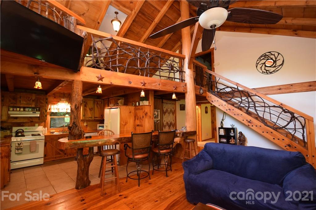 32 A & W Lane Green Mountain NC 28740